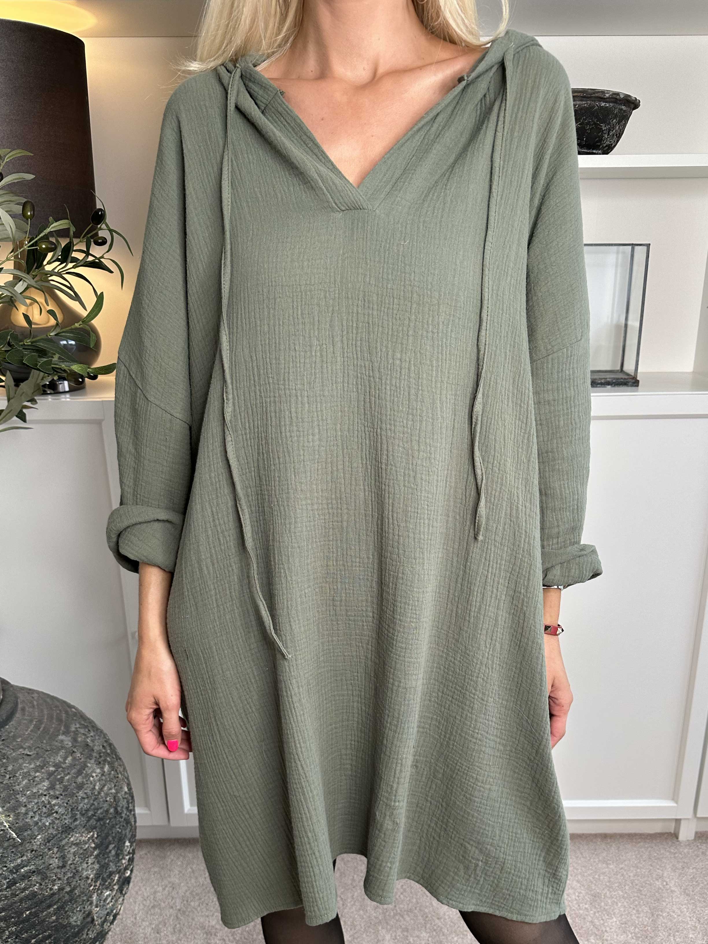 Caro - Mjuk oversized bomullsklänning med huva